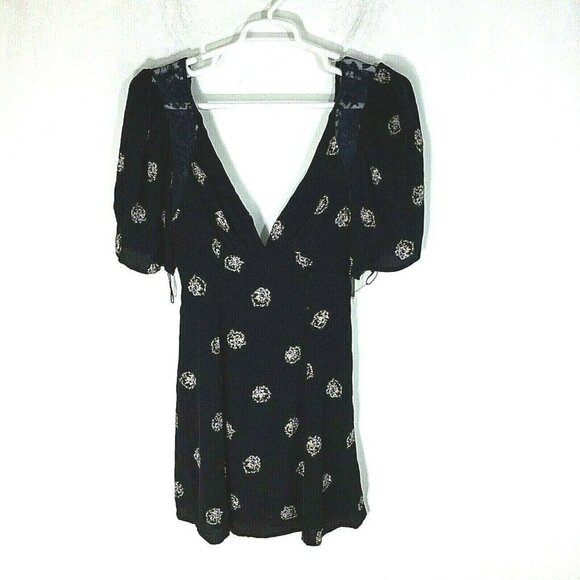 Free People Mockingbird Black Combo V-Neck Open Ba - Picture 1 of 6